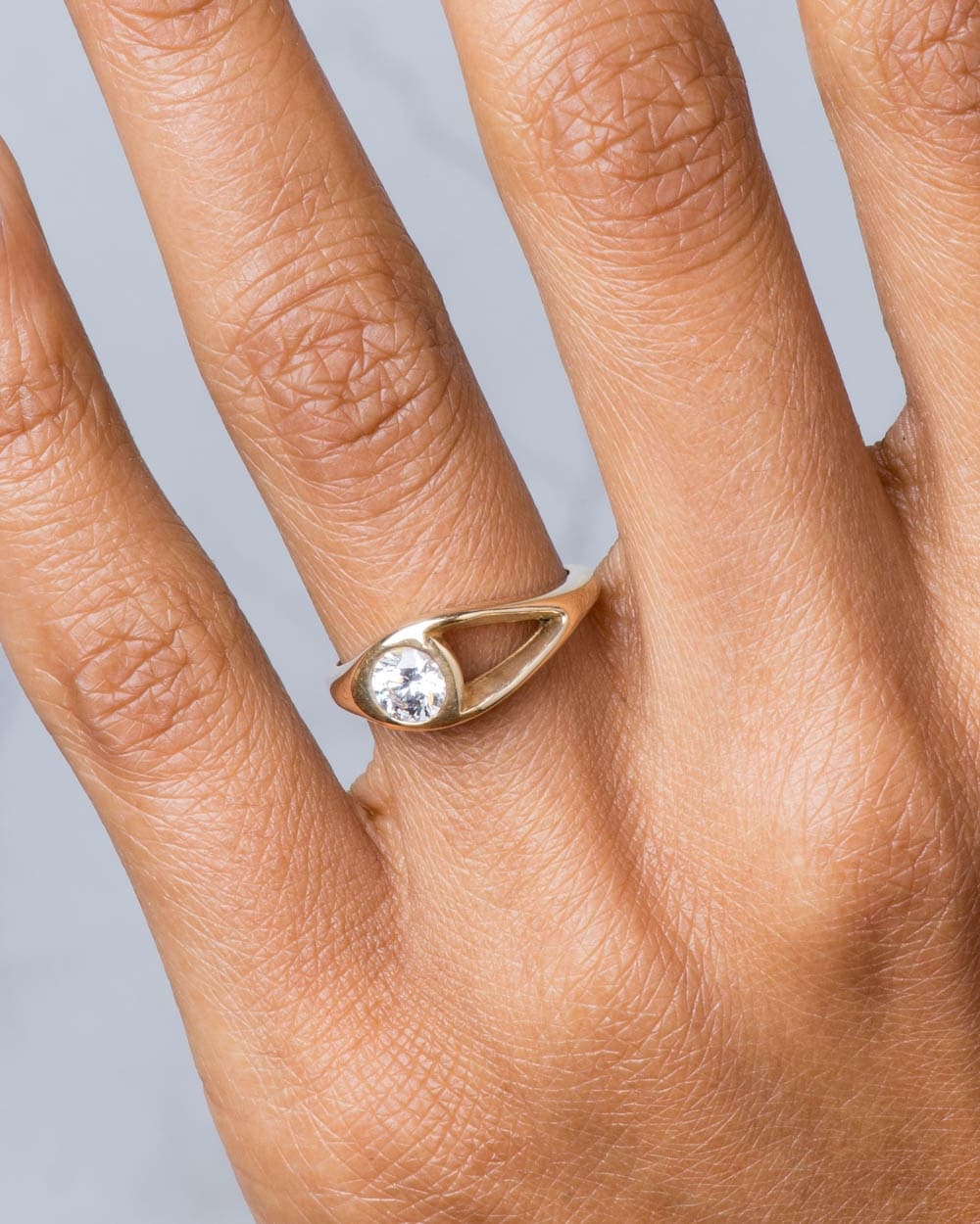 Aira Diamond Ring 1.0ct on figure