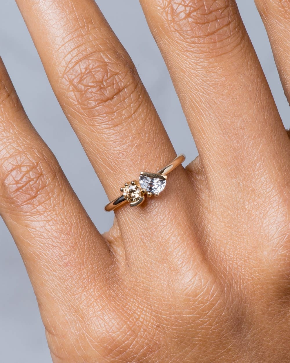 2019_on_figure_18d_lash_cluster_dyad_champagne_diamond_ring_14y_1_web2_1.jpg