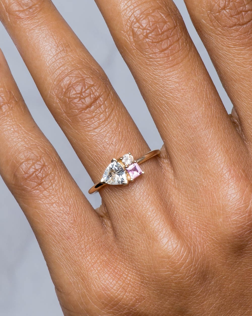 2019_on_figure_18d_prim_cluster_trillion_white_sapphire_ring_14y_1_web2_1.jpg