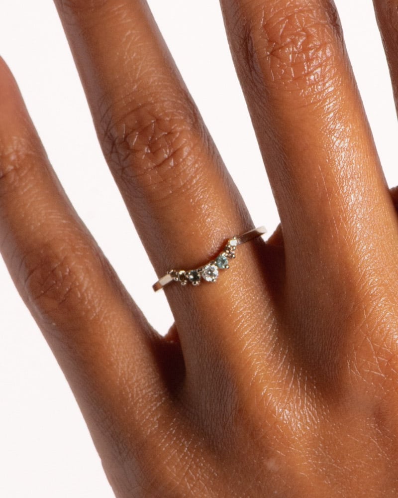 Arco_Curved_Champagne_Diamond_with_Blue_Green_Sapphire_Ombré_Band_14Y_WEB2
