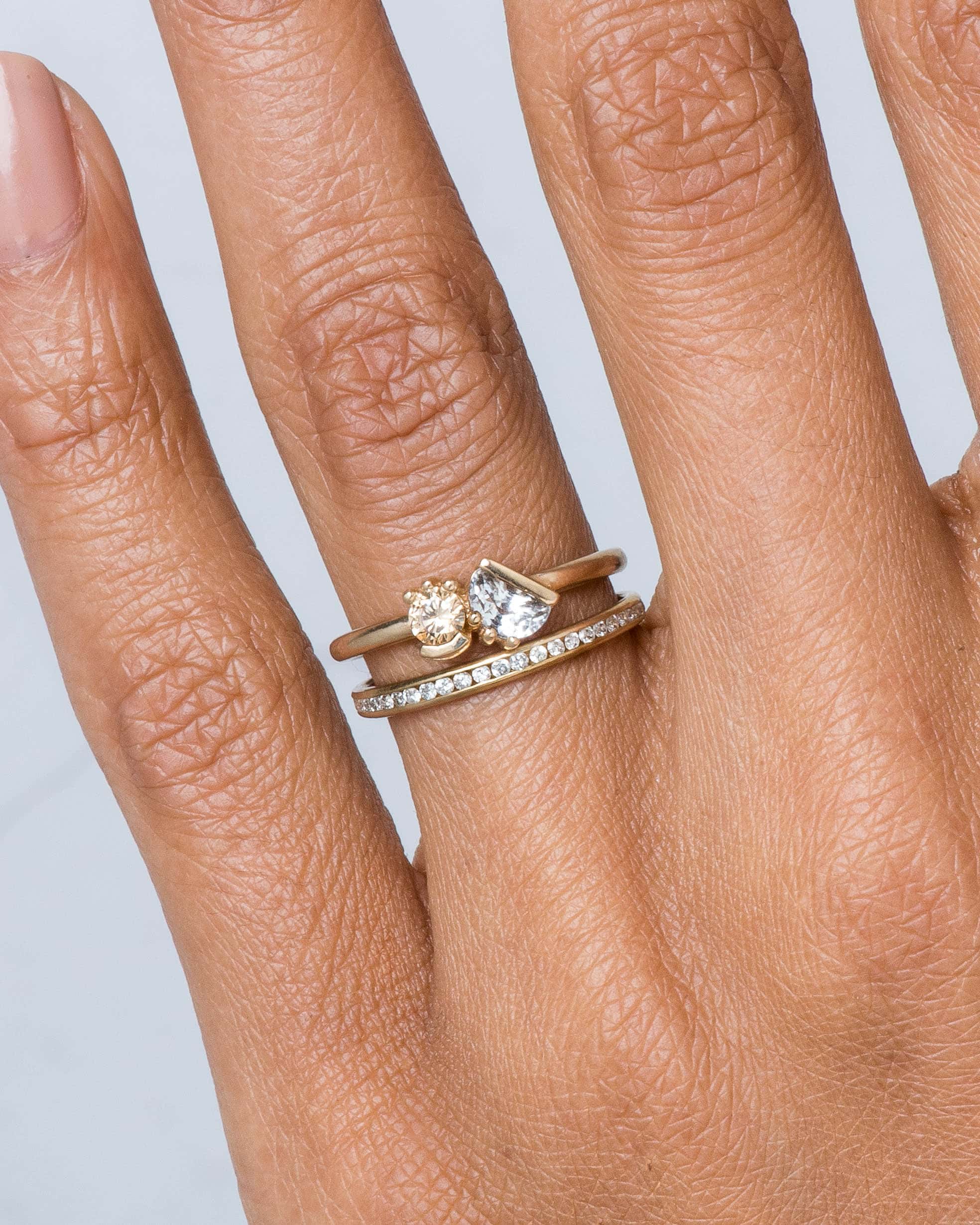 _DSC1400_Lash_Cluster_Dyad_Champagne_Diamond_Ring_&_Channel_Diamond_Narrow_Band_WEB 2 (1)