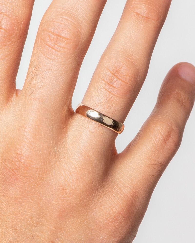 Milla Round Hammered Wide Band 4mm_WEB2