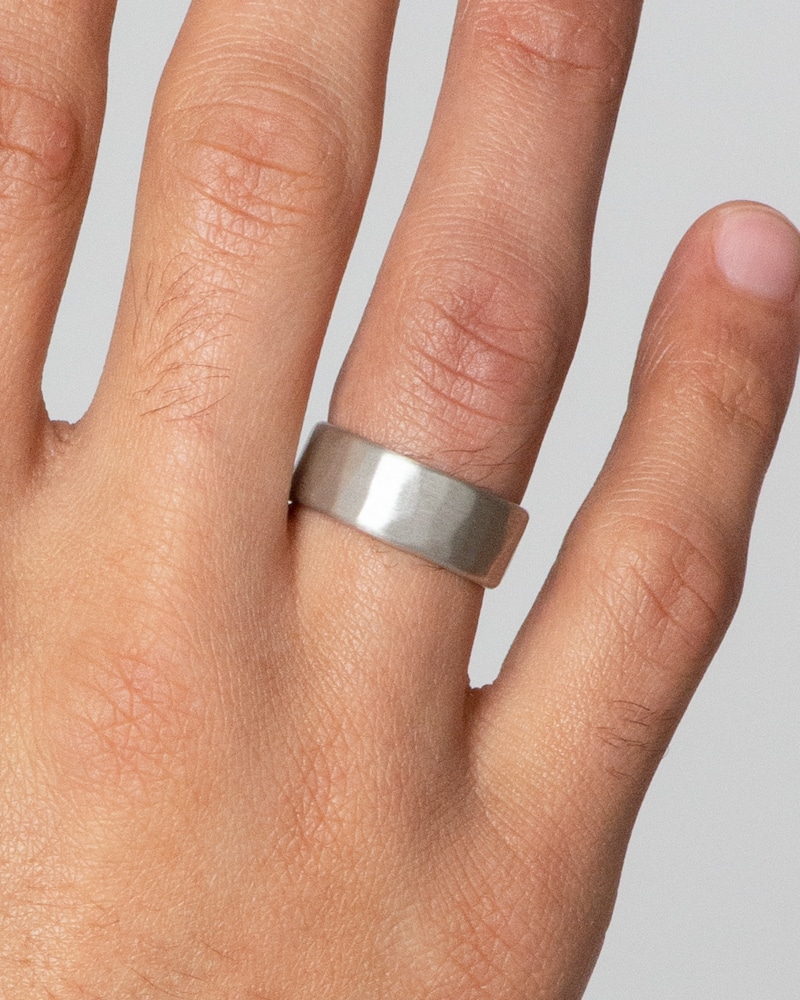 Milla Shoulder Hammered Wide Band 8mm_WEB2