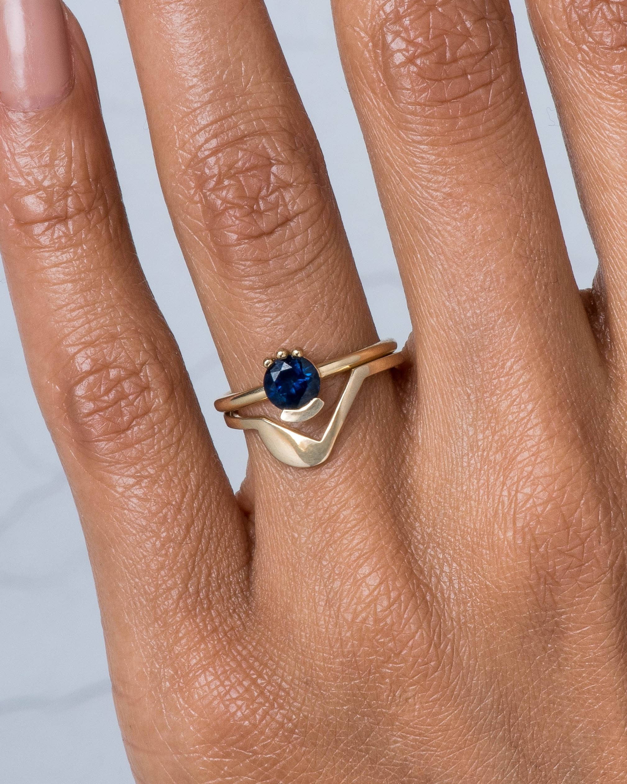 dsc1473_lash_blue_sapphire_ring___icon_band_web_2_1_2.jpg