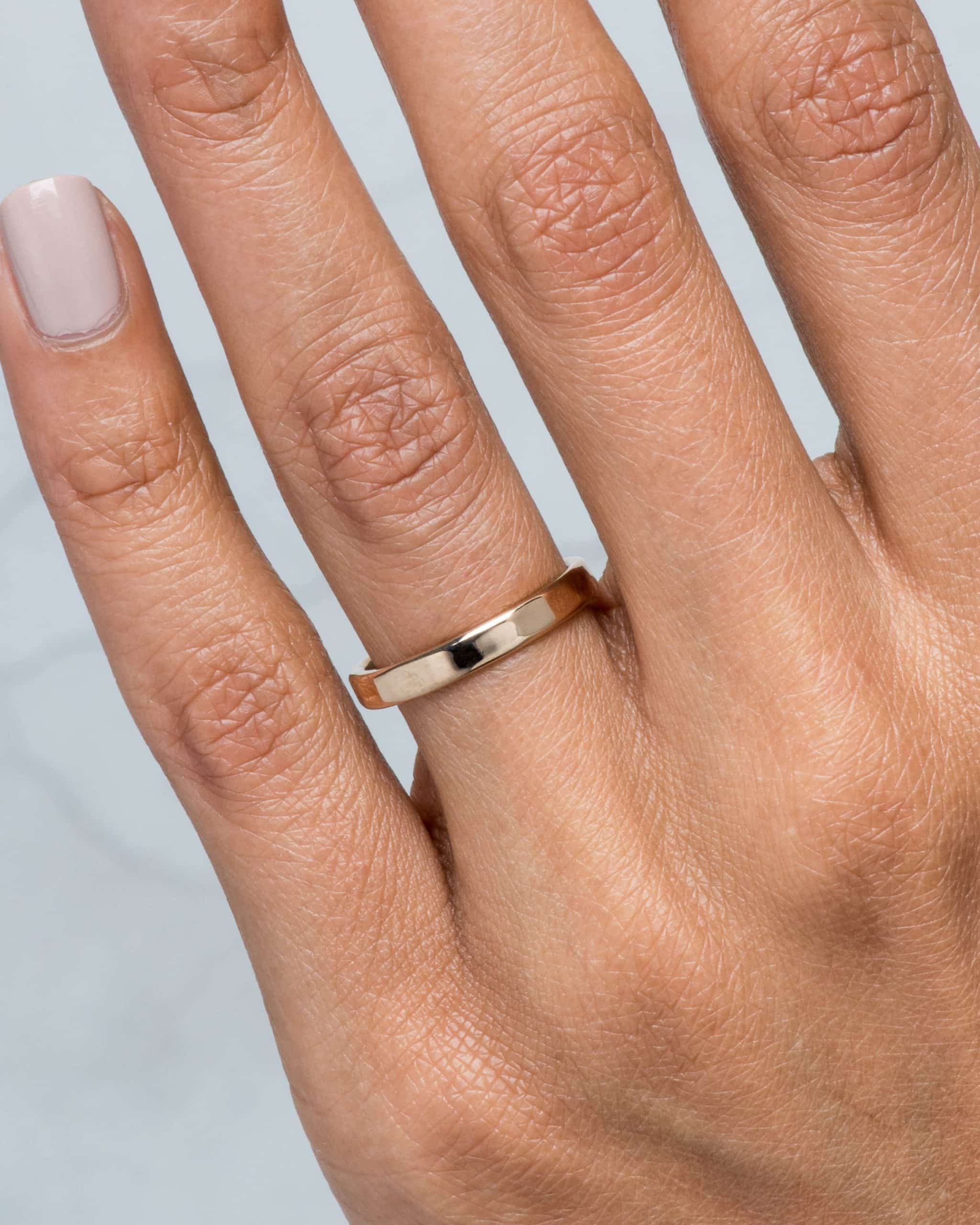 dsc7573_milla_shoulder_hammered_narrow_band_3mm_web_2_3.jpg