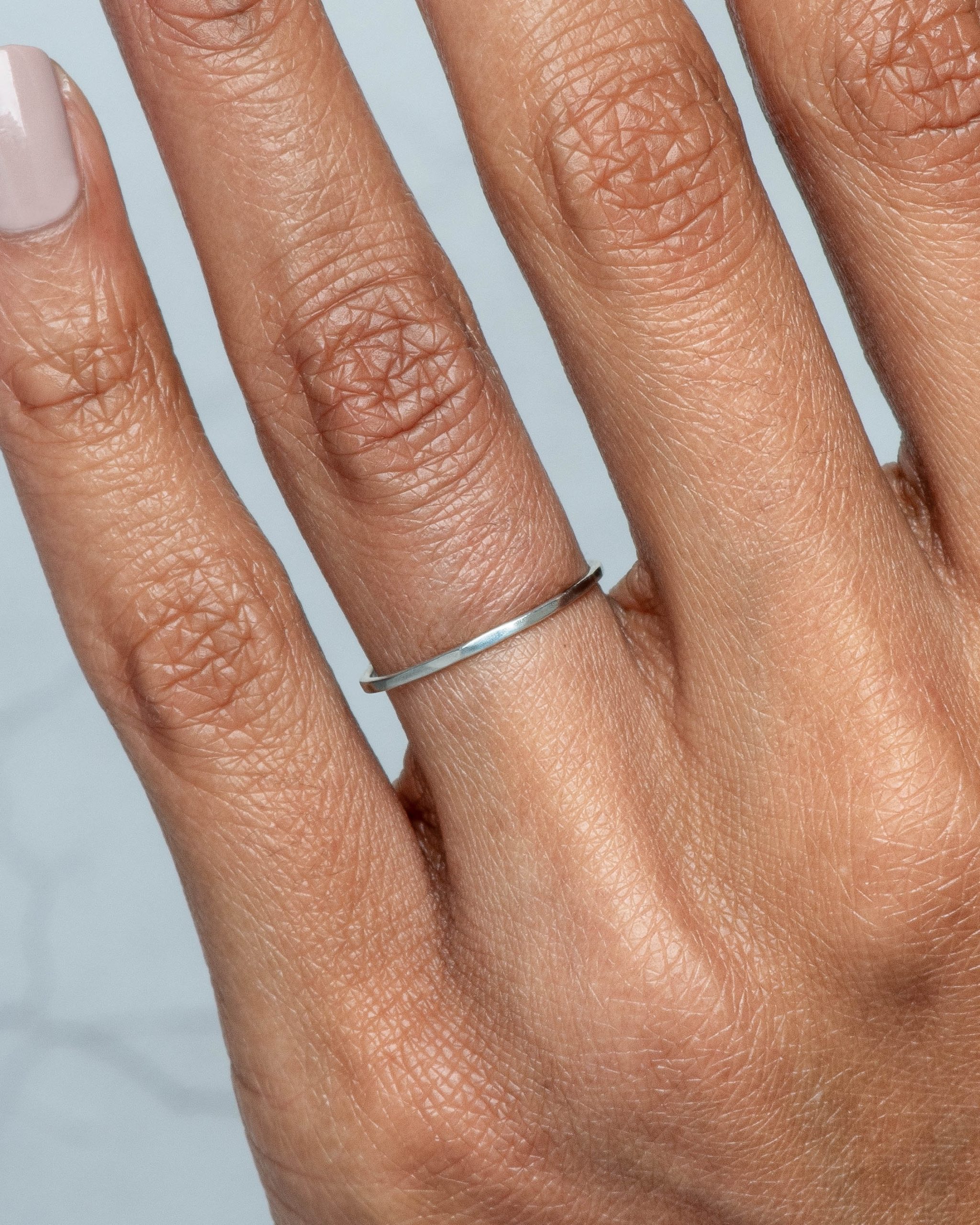 dsc7615_milla_ultra_thin_hammered_band-edit_web_2_2_4_1.jpg