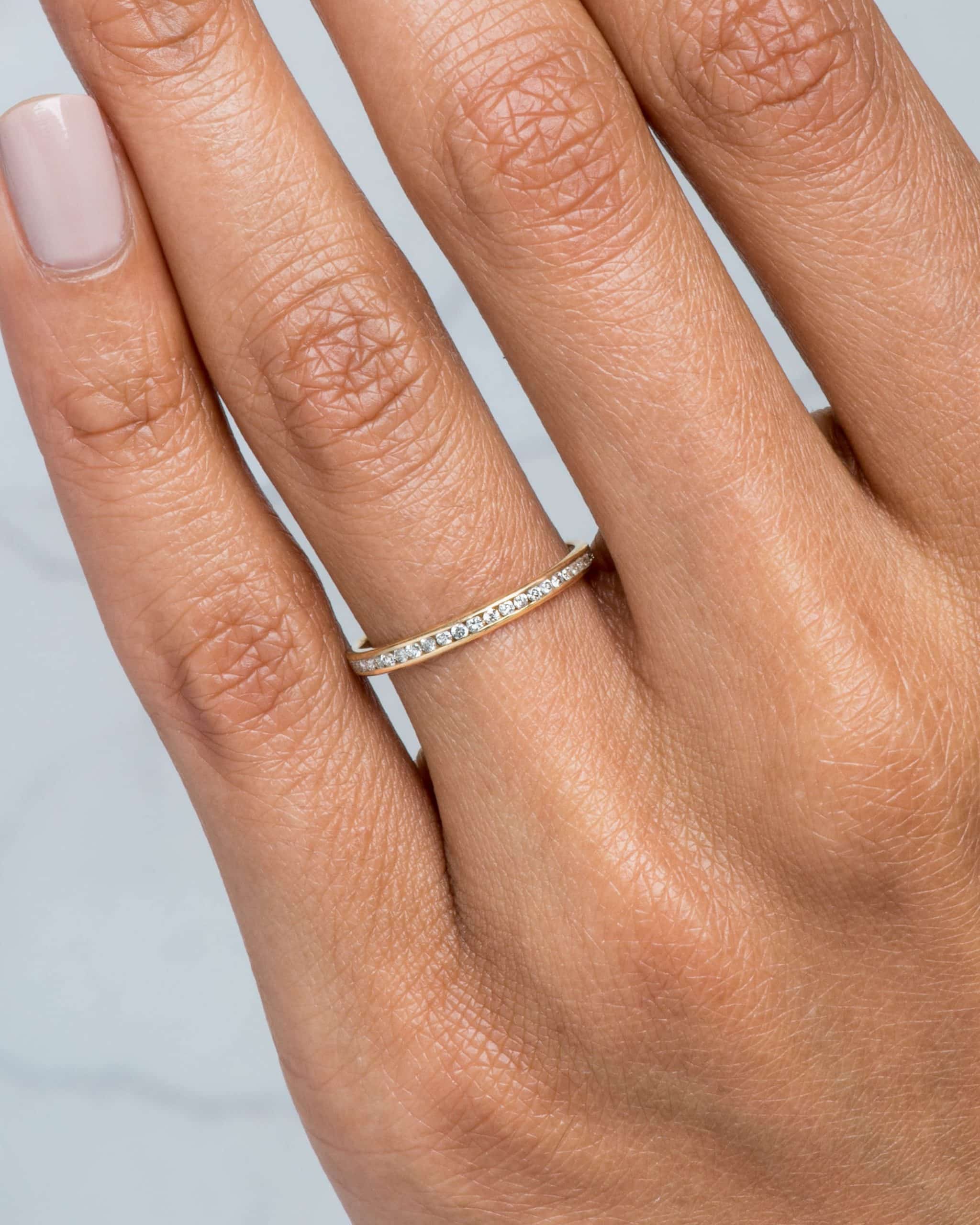 dsc7659_channel_narrow_diamond_band_web_2_1.jpg