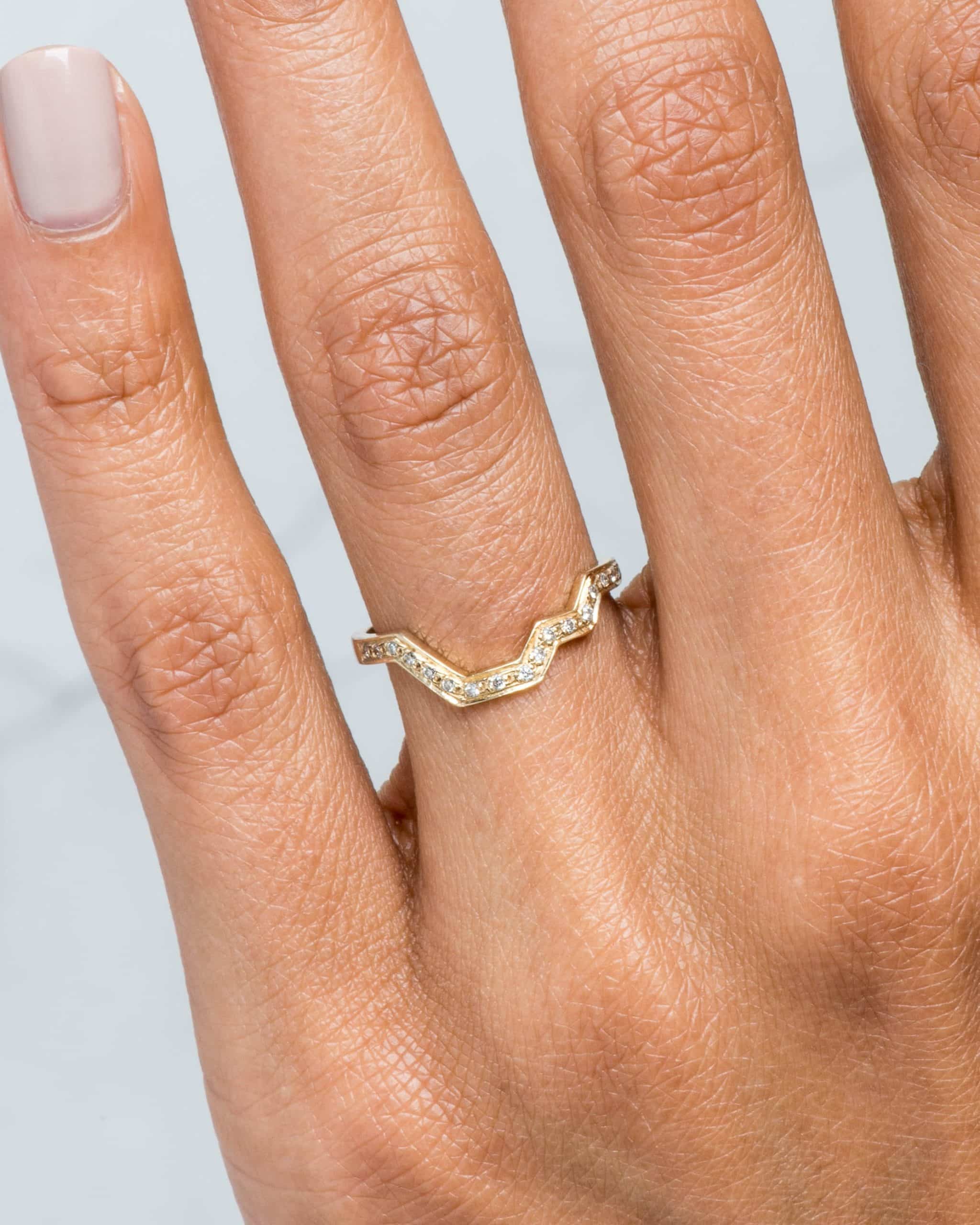 Linea Diamond Band on figure