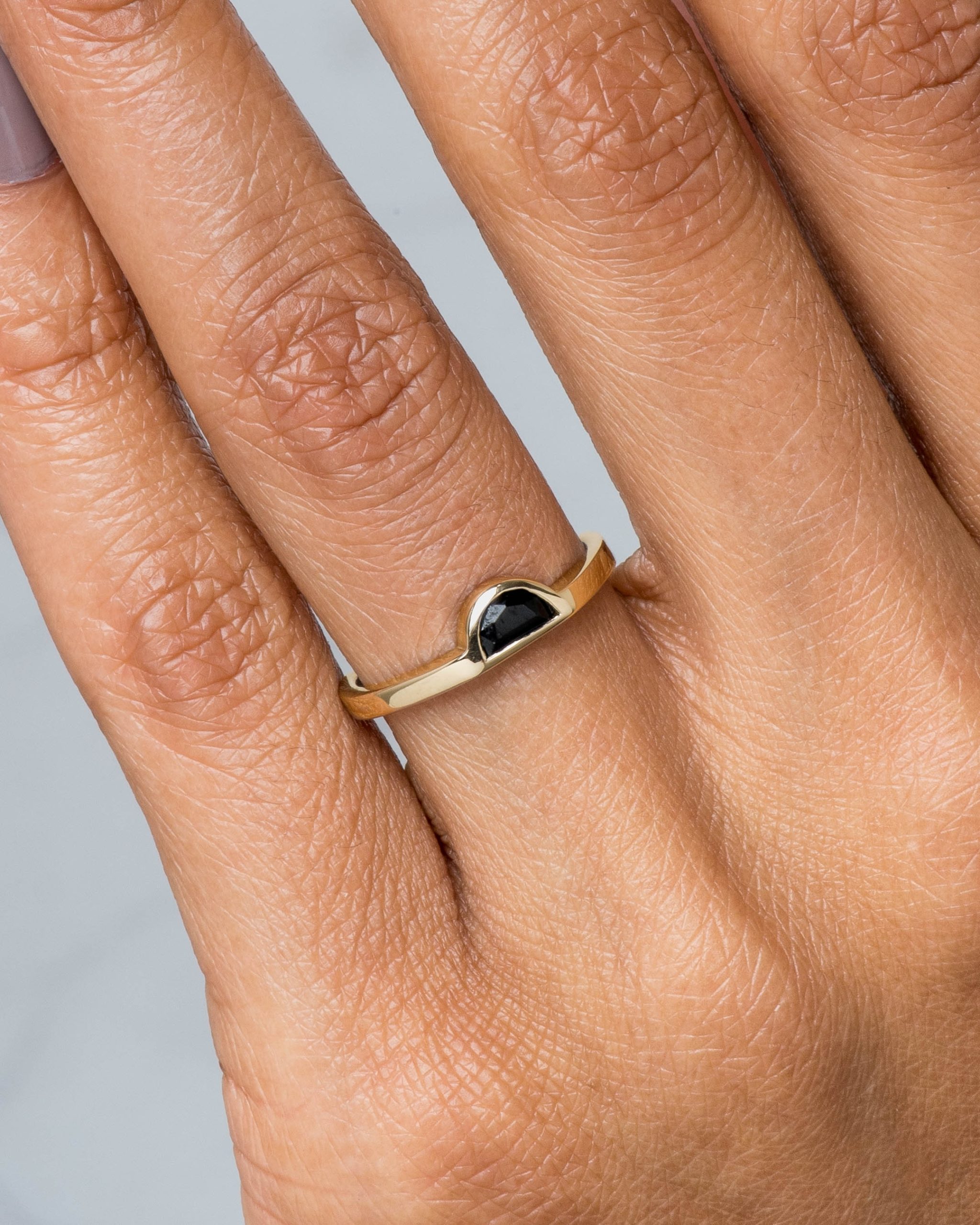 dsc8800_half-moon_black_jade_ring-14ky_web_2_1_1.jpg