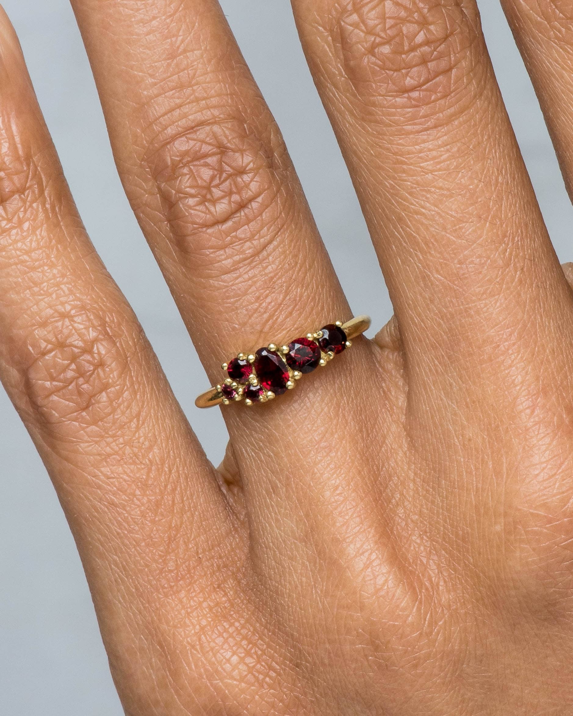 dsc8920_linear_cluster_garnet_ring_web_2_1.jpg
