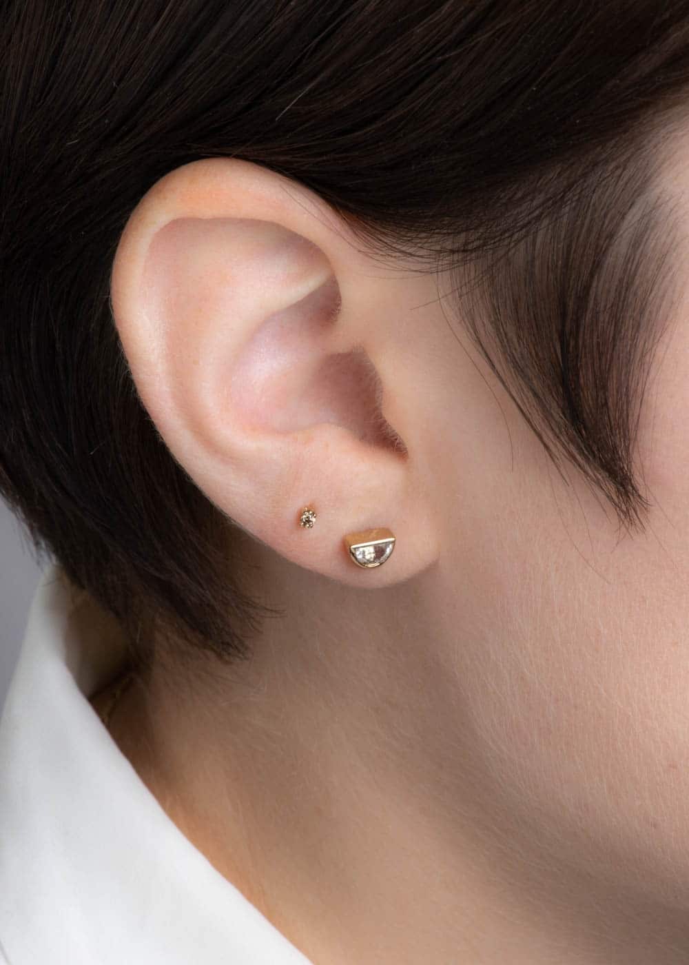 on_fig_half_moon_white_sapphire_studs_14ky1_web2_1.jpg