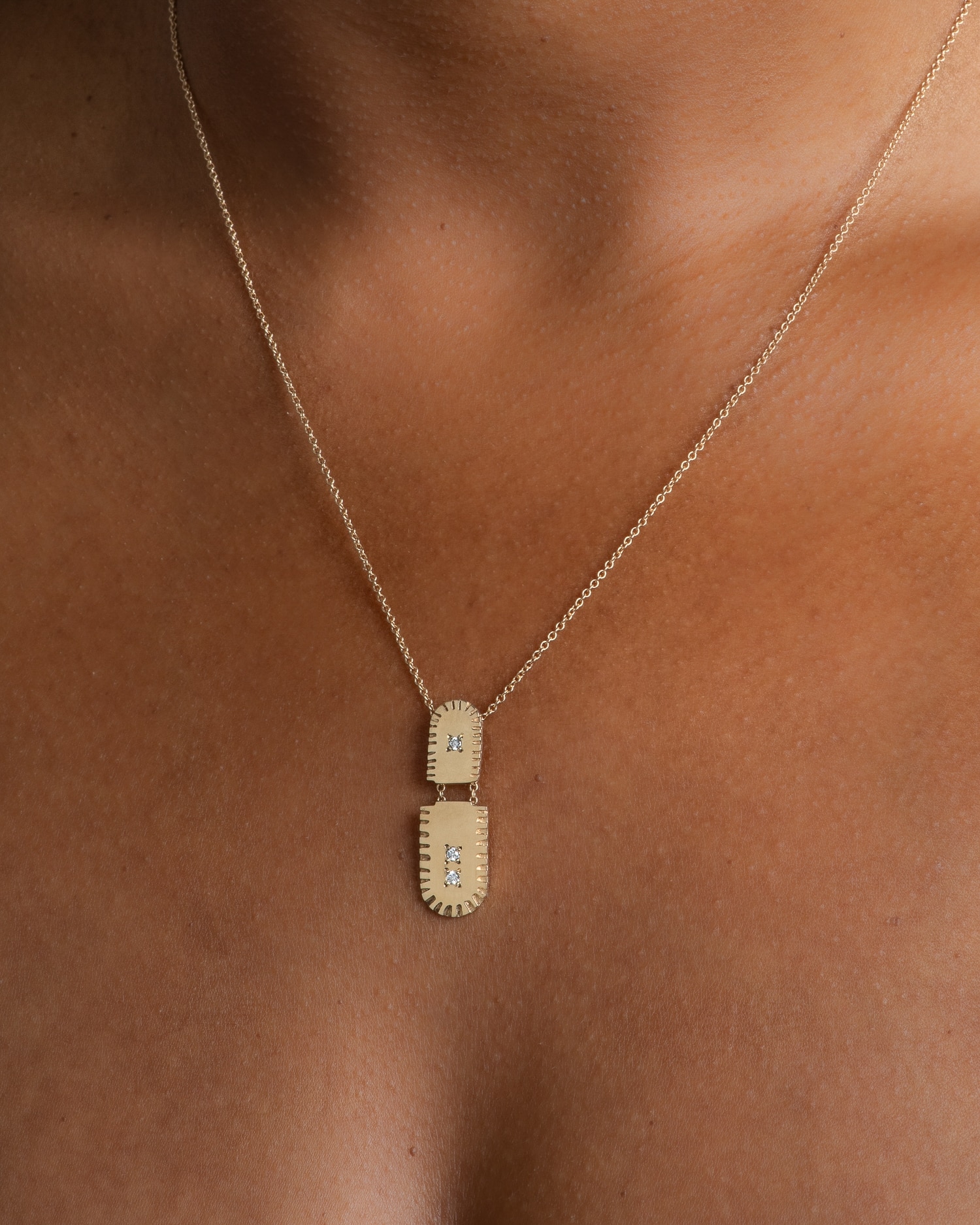 ray_fringe_diamond_pendant_dsc4776_web2.jpg