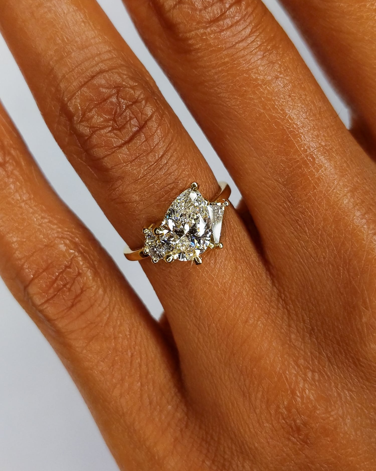 cust_angled_diamond_ring_vorbeck_14y_web2.jpg