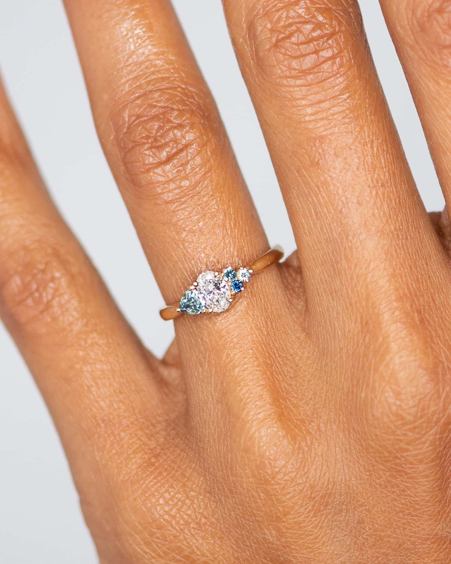 cust_avens_symmetrical_ring_lavine_14y_web2_1.jpg