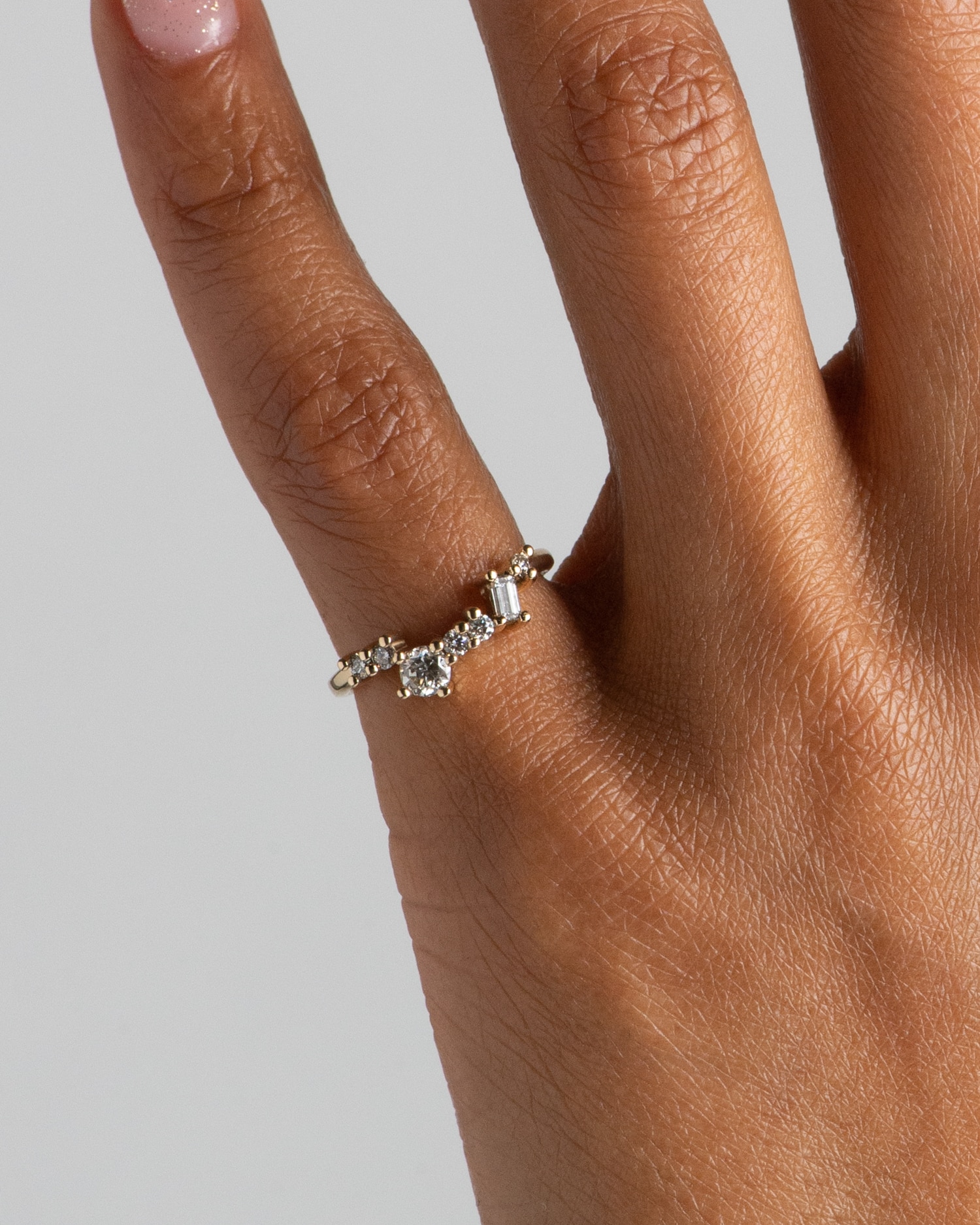 CUST_Curved_Heirloom_Diamond_Band_Lin_14Y_WEB2 (1)