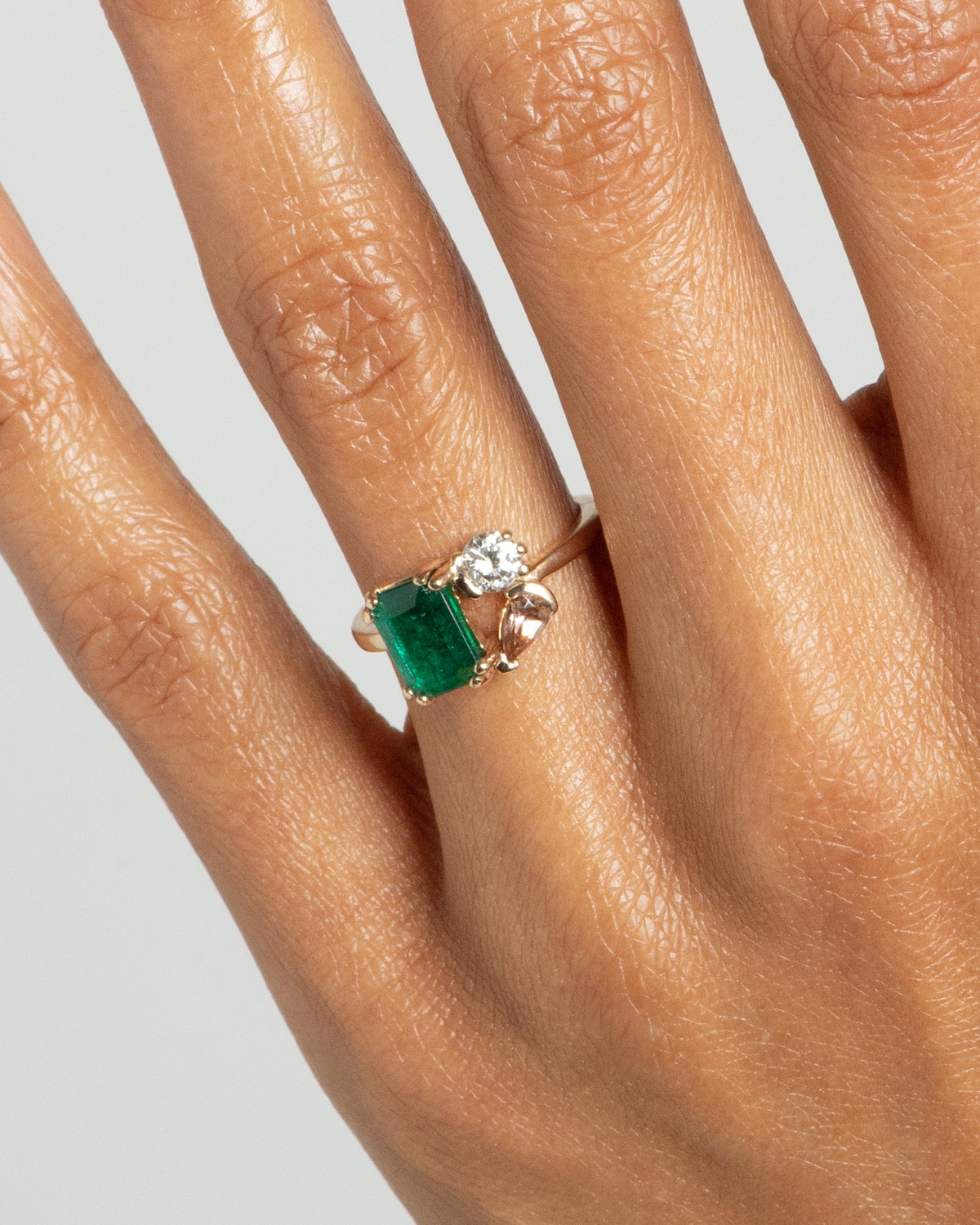 CUST_Heirloom_Diamond_and_Emerald_Ring_NetoDhuyvetter_14Y_WEB2