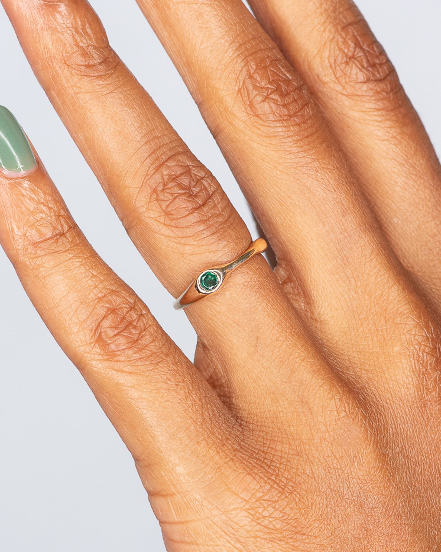 CUST_Heirloom_Reticulated_One_Emerald_Band_Tolmie_14Y_WEB2