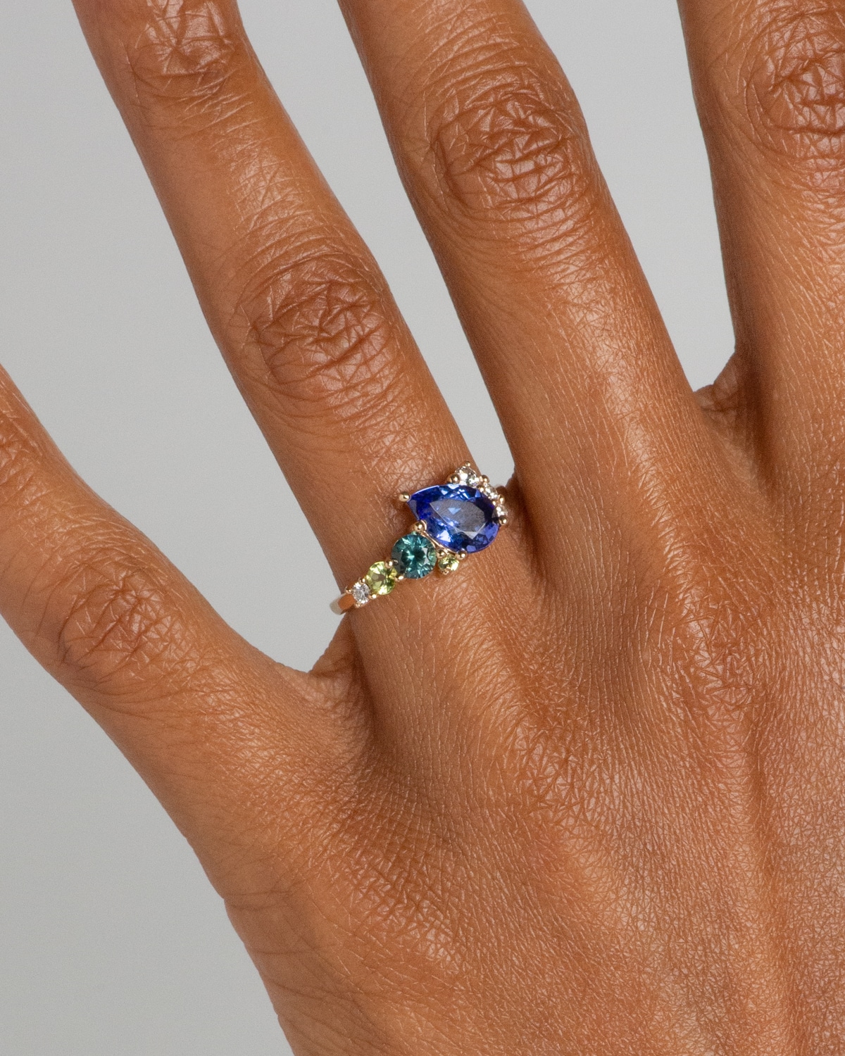 CUST_Tanzanite_and_Peridot_Birthstone_Cluster_Ring_14Y_OHalloran_WEB2