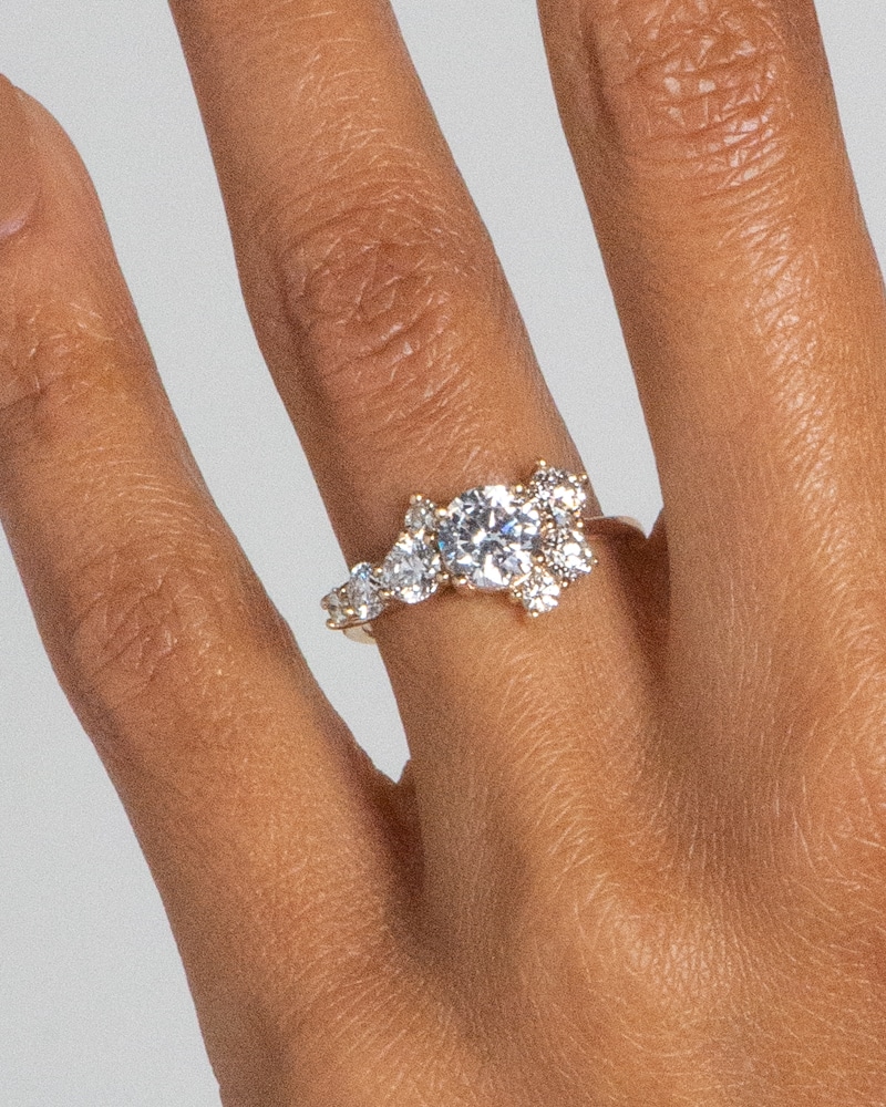 Burst Cluster Diamond Ring 2.0cts on figure