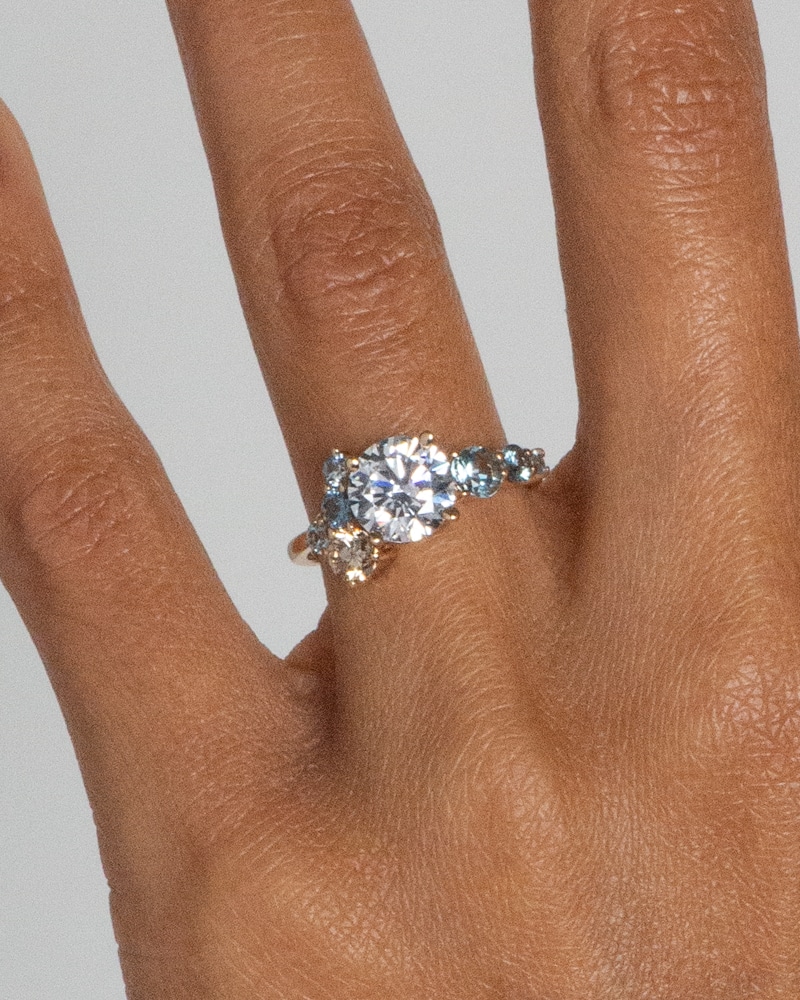 Radial Cluster Diamond Ring 2.0ct on figure