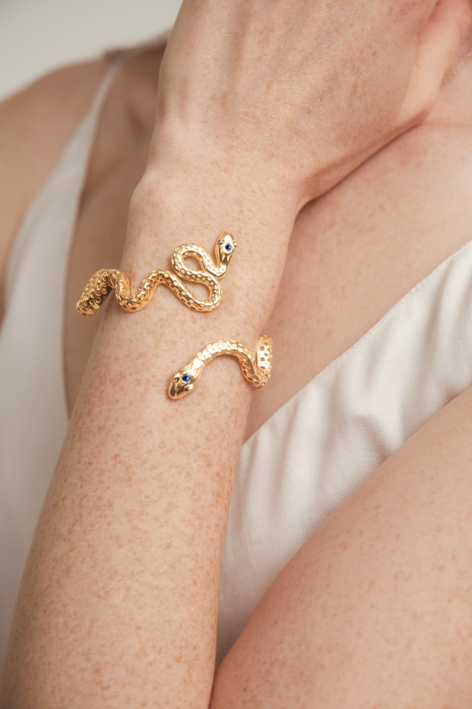 On Figure_Serpent Emerald and Sapphire Bracelet Cuff_1_WEB