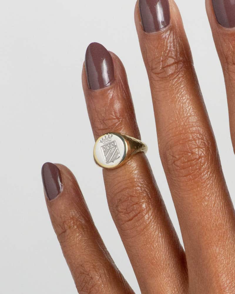 CUST_BiMetal_Family_Crest_Signet_Ring_18Y_PLAT_Arlane_DeSelliers_WEB2 (2)