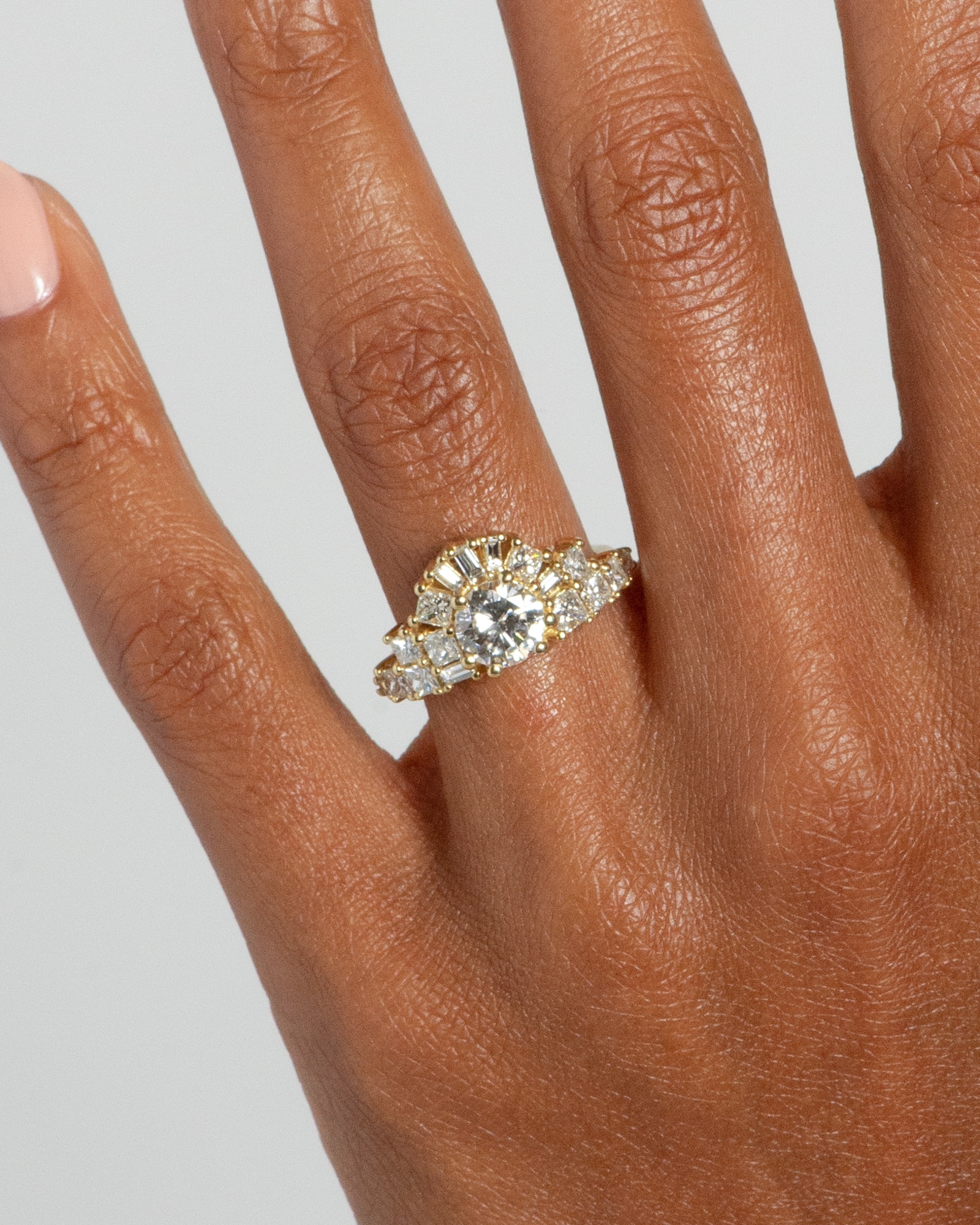 CUST_Cluster_Heirloom_Diamond_Ring_18Y_Lunow-Luke_2_WEB2
