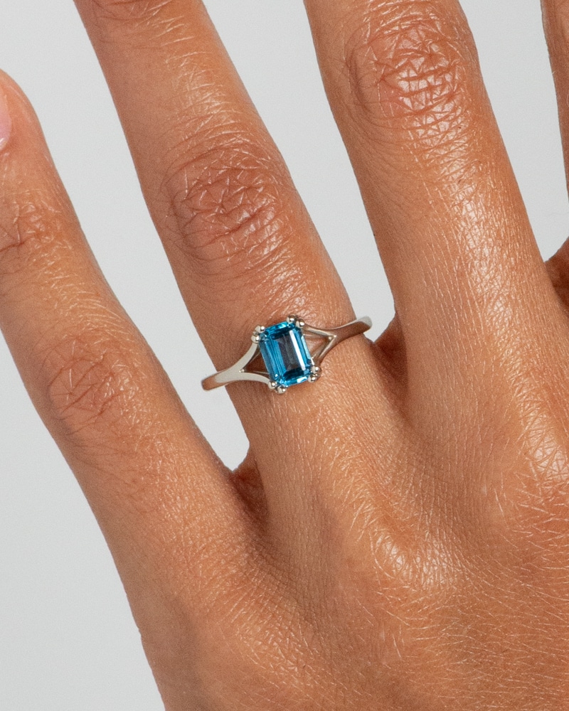 CUST_Ray_Heirloom_Blue_Topaz_Emerald_Cut_Ring_Chase_14W_WEB2 (2)