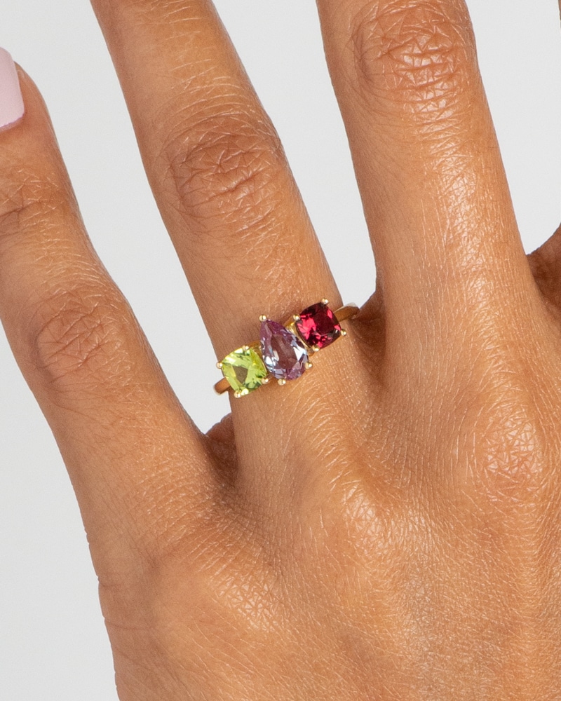 CUST_Three_Stone_Alexandrite_Ring_Duebner_18Y_WEB2 (1)